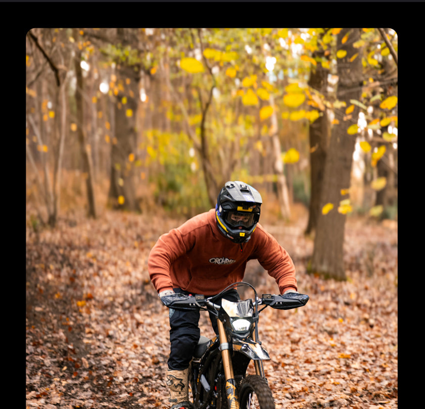 SURRON Ultra Bee 2026 auf dem Trail