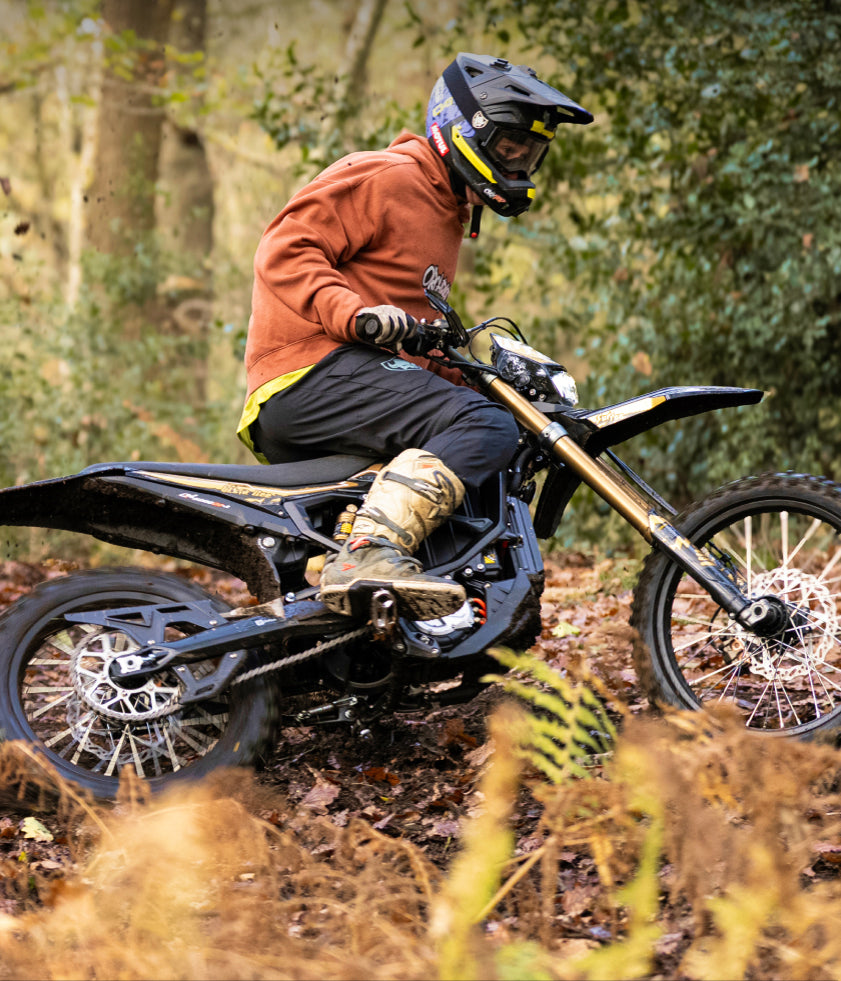 SURRON Ultra Bee 2026 im Gelände