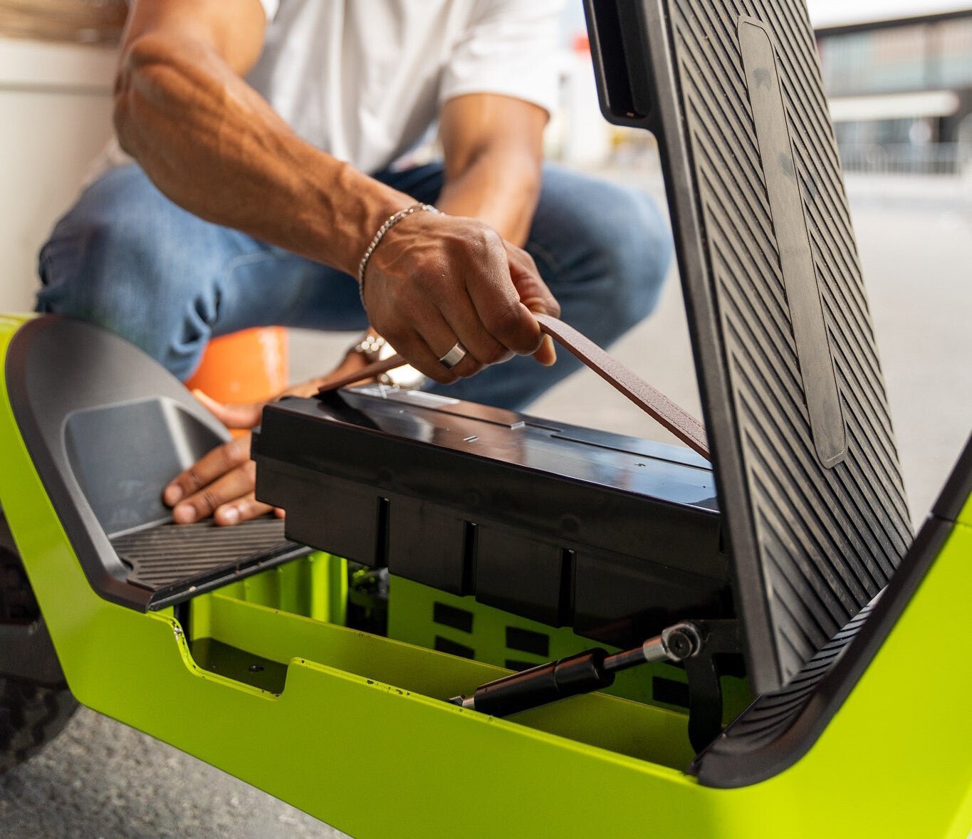 Streetbooster Pollux - Voltheads